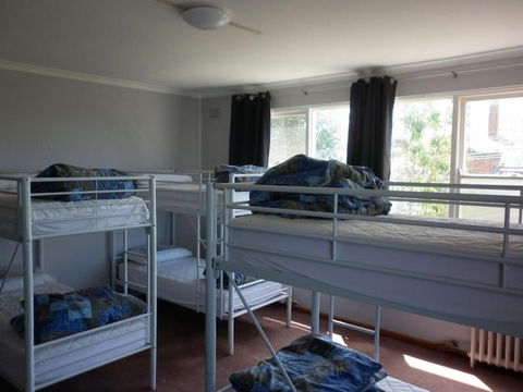 Young Budget Accommodation - Accommodation ACT 2