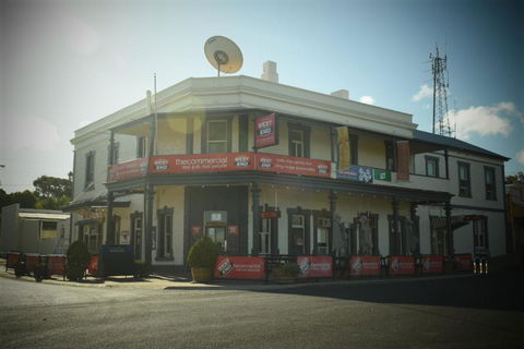 Commercial Hotel Morgan - Accommodation ACT 1