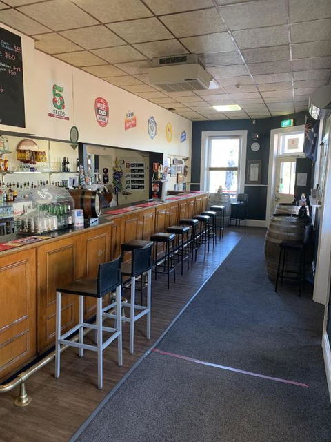 Commercial Hotel Morgan - Accommodation ACT 3
