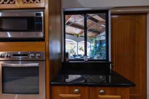 Maidstone Executive Residence - Accommodation ACT 2