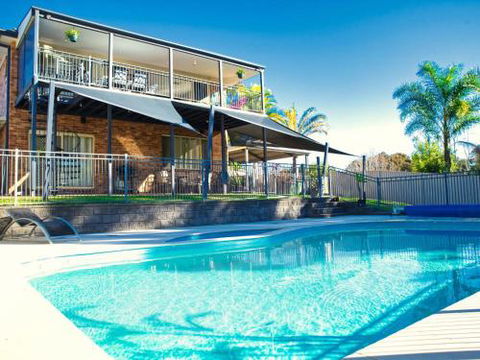 Magnificent Lakeview House Long Jetty - Accommodation ACT 5