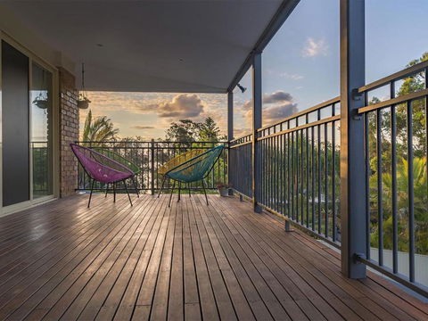 Magnificent Lakeview House Long Jetty - Accommodation ACT 7