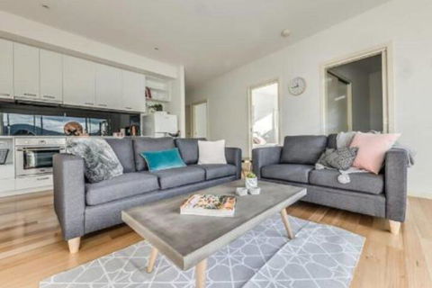 Marina View Apartment - Accommodation ACT 0