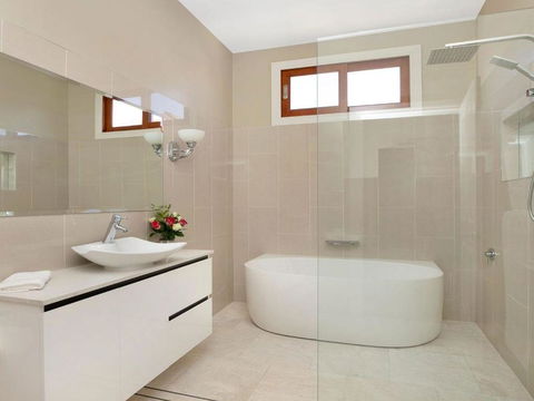 Advilla Stylish Charming & Central Location - Accommodation ACT 2