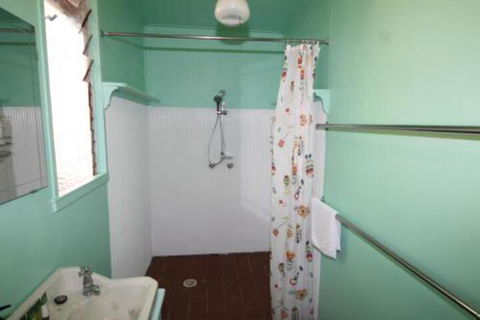 Signal Cottage - Accommodation ACT 6