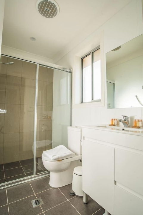 Peaceful 2kingbed Rootyhill Townhouse Near Station - Accommodation ACT 1