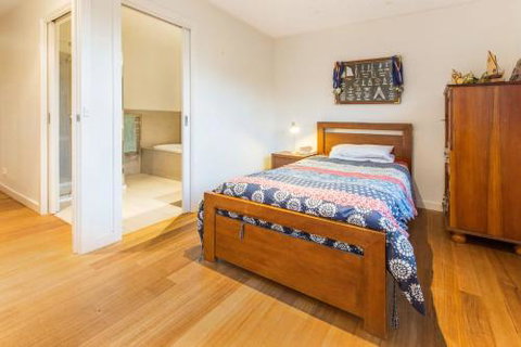 BAY VIEWS On MANNA DROMANA - Accommodation ACT 3