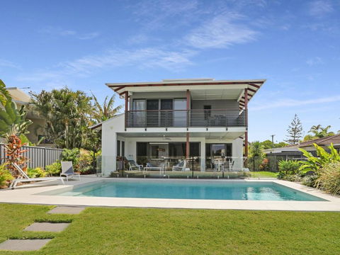 WATERFRONT HOME BORDERING MOOLOOLABA - Accommodation ACT 4