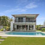 WATERFRONT HOME BORDERING MOOLOOLABA - Accommodation ACT 0