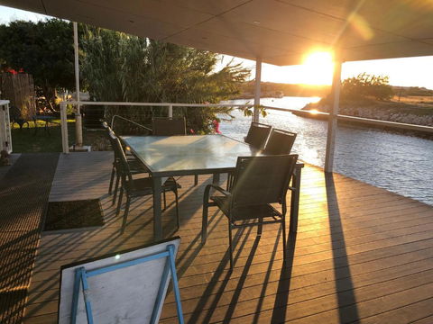 Carnarvon Beach Retreat - Accommodation ACT 4