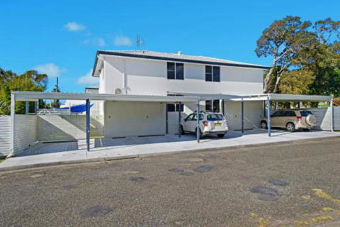WAVES On MAIN 4 / 1 MAIN STREET - Accommodation ACT 3