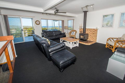 Fingal Bay Beach House 32 Lentara Street - Accommodation ACT 3