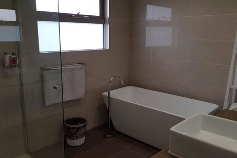 CHELSEA Family Home Close To Beach & Shops - Accommodation ACT 1