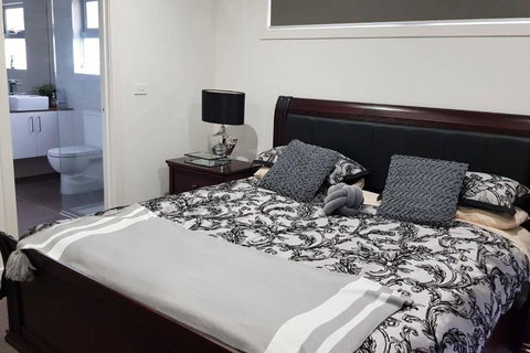 CHELSEA Family Home Close To Beach & Shops - Accommodation ACT 2