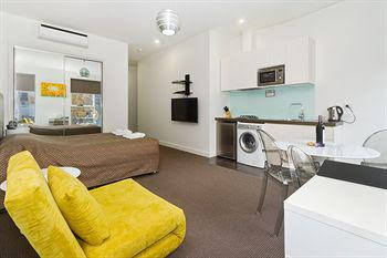 Zara Apartments - Accommodation ACT 0