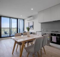 Simple And Cozy Apartment In Parkville - Accommodation ACT