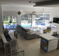 Luxury big house cinema pool many guests - Accommodation ACT