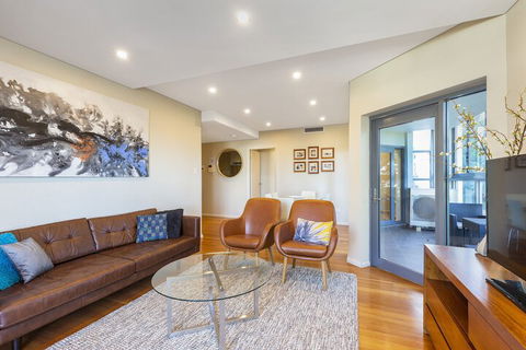 2 Bdrm North Sydney With Harbour Views - Accommodation ACT 3