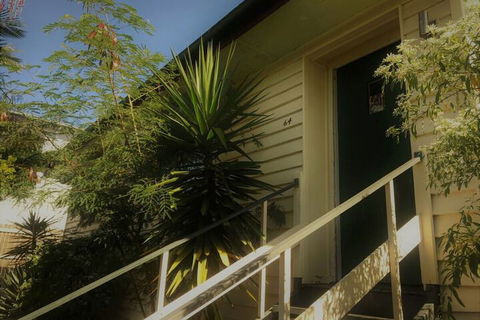 Pembroke On The Park Cottage - Home Away From Home - Accommodation ACT 3