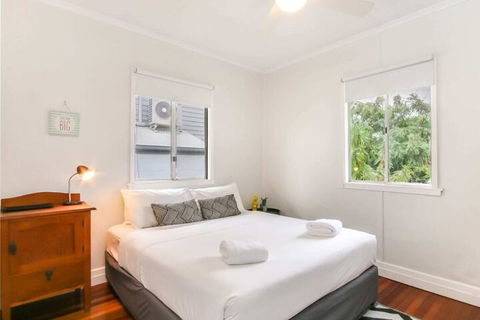 Pembroke On The Park Cottage - Home Away From Home - Accommodation ACT 7