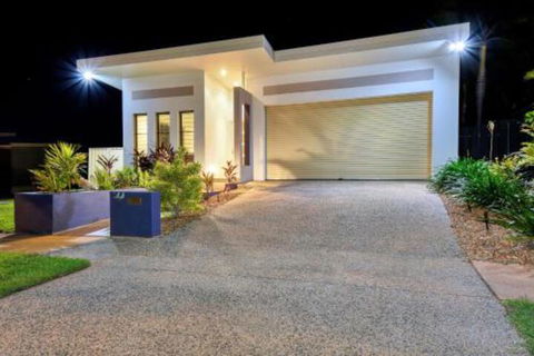 Luxury Darwin City Lights Jacuzzi Central Location Large House New Furnishings - Accommodation ACT 0