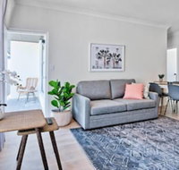 2 Bedroom Apt With Balcony  Air Con in Plympton - Accommodation ACT