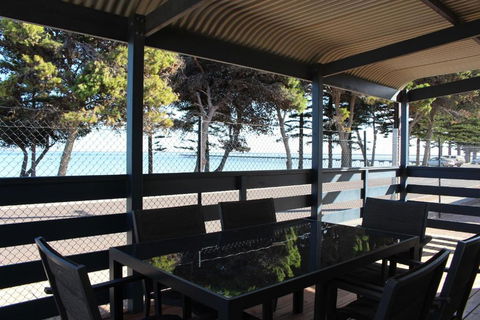 Ceduna Foreshore Caravan Park - Accommodation ACT 6