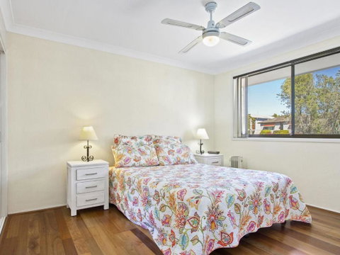 DAVIES STREET MOLLYMOOK 4 / 14 - Accommodation ACT 6