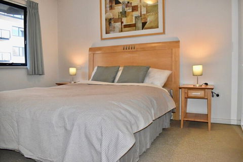 Convenient City Aprt For 2 W / Pool Gym Tennis Court - Accommodation ACT 3