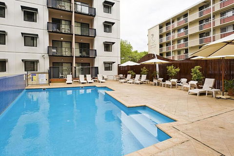 Convenient City Aprt For 2 W / Pool Gym Tennis Court - Accommodation ACT 2