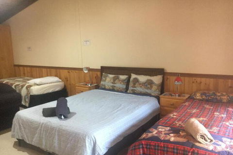 4 Bears Motel - Accommodation ACT 2