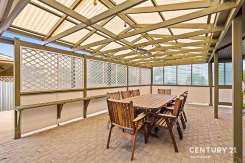 Reef & Vines Port Noarlunga - Accommodation ACT 3