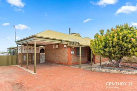 Reef & Vines Port Noarlunga - Accommodation ACT 2