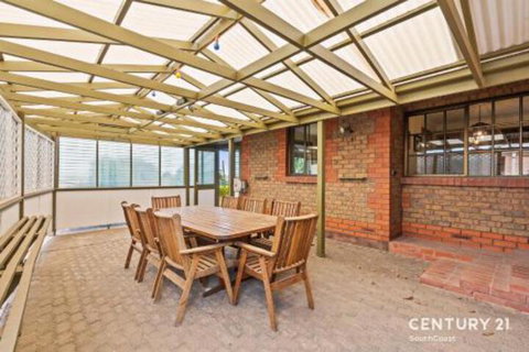 Reef & Vines Port Noarlunga - Accommodation ACT 6
