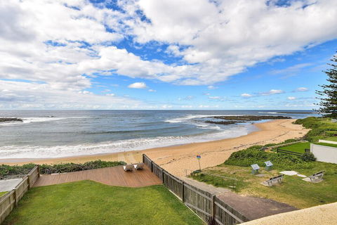 JoeAnne At Blue Bay Absolute Beachfront - Accommodation ACT 4