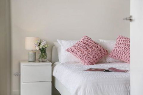 Cosy 3BR Penthouse Close To Westfield Hornsby & Train Station - Accommodation ACT 4