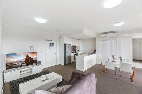 Cosy 3BR Penthouse Close To Westfield Hornsby & Train Station - Accommodation ACT 3