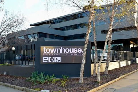 Townhouse Hotel - Accommodation ACT 1