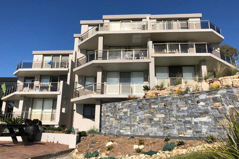 Toowoon Bay Beachfront Apartment - Accommodation ACT 2