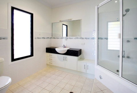 Hideaway Retreat Beach House With Pool - Accommodation ACT 5