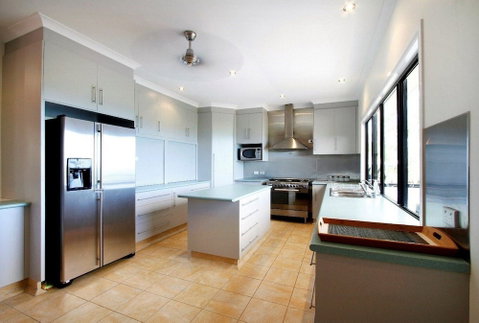 Hideaway Retreat Beach House With Pool - Accommodation ACT 3