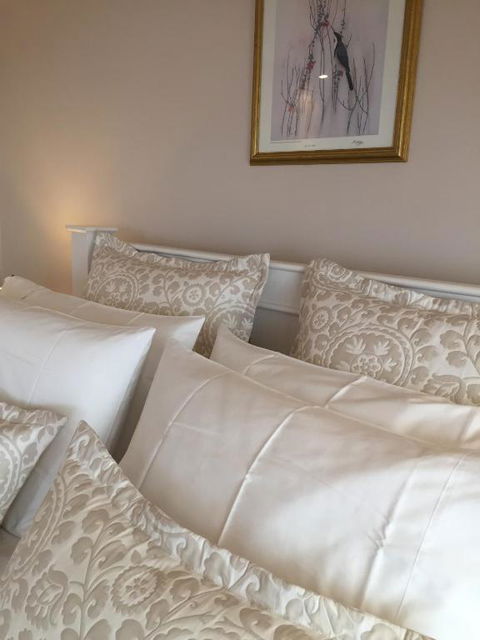 Ellies Cottages - Accommodation ACT 6