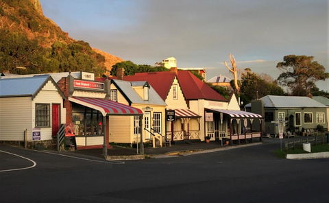 Ellies Cottages - Accommodation ACT 3