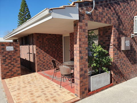 Ocean Beach Chalet 18 - Accommodation ACT 1
