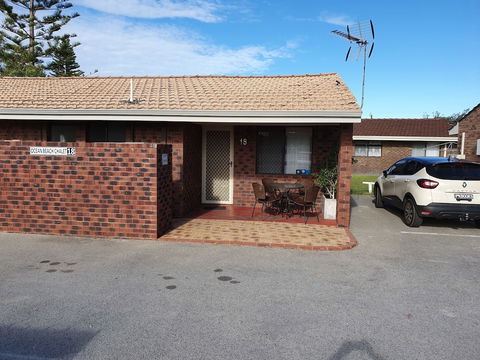 Ocean Beach Chalet 18 - Accommodation ACT 5
