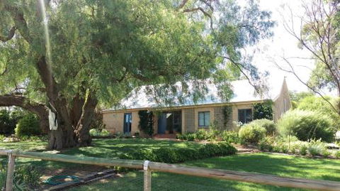 The Cottage At Riverside Farm - Accommodation ACT 4