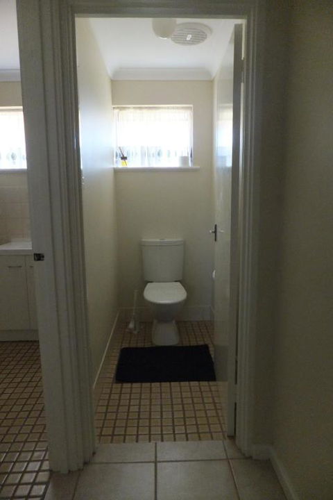 Ocean Beach Chalet 15 - Accommodation ACT 4