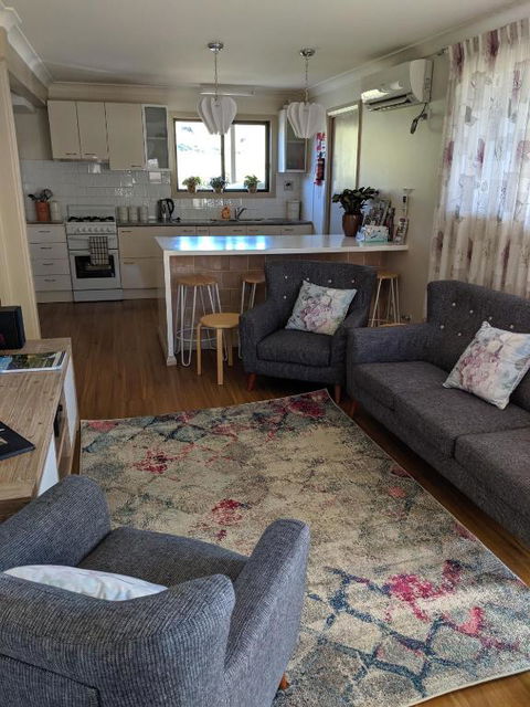 Magenta Cottage - Accommodation ACT 5