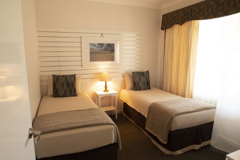 Pemberton Lodge - Accommodation ACT 6