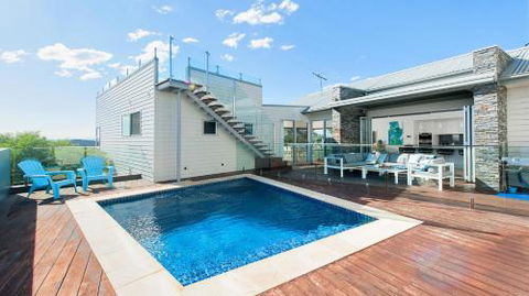 The Lookout Ultra Modern & Luxurious - Accommodation ACT 3